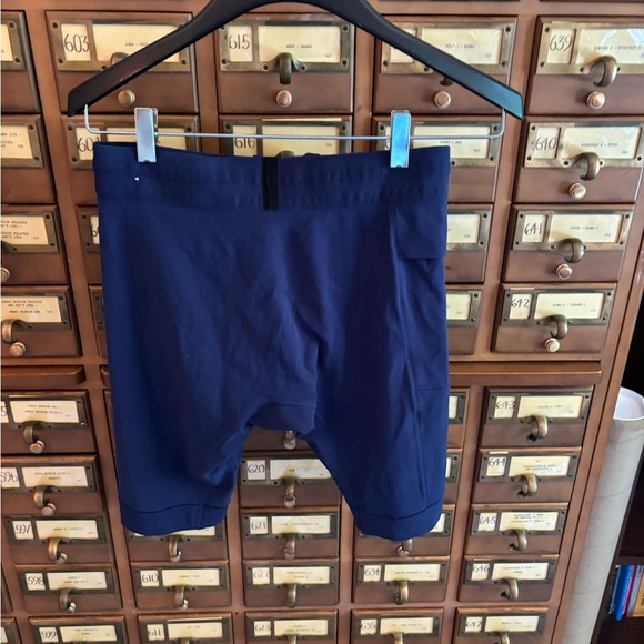 Nike - Picture 3 of 3